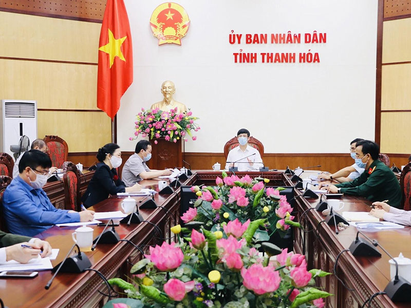 Toàn cảnh hội nghị nghe báo cáo phương án thành lập các Bệnh viện COVID19 tại Thanh Hóa.