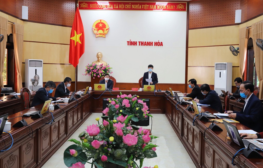 Chủ tịch UBND tỉnh Thanh Hóa Nguyễn Đình Xứng phát biểu tại hội nghị.