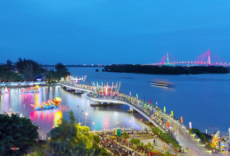 Cầu đi bộ Ninh Kiều là địa điểm chính diễn ra sự kiện Ngày hội Du lịch- Đêm hoa đăng Ninh Kiều, Cần Thơ, ảnh Triệu Vinh.