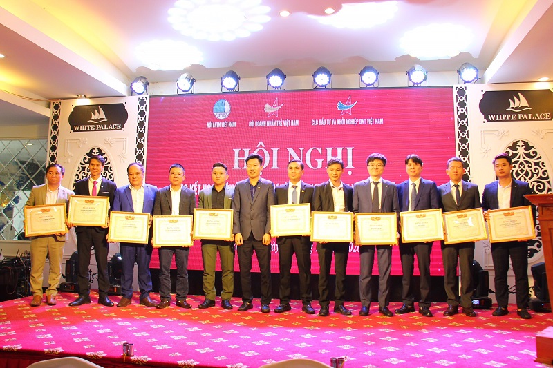 Nhiều tập thể, cá nhân tiêu biểu được nhận bằng khen của trung ương Hội Liên hiệp thanh niên Việt Nam.