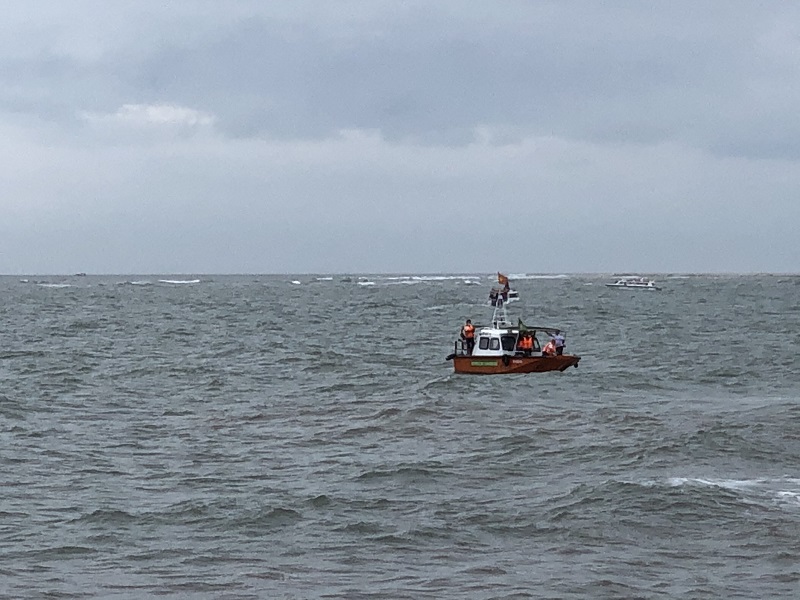 Lực lượng chức năng cứu hộ các nạn nhân sau vụ chìm ca nô ở biển Cửa Đại, Hội An, Quảng Nam trong mấy ngày qua. 