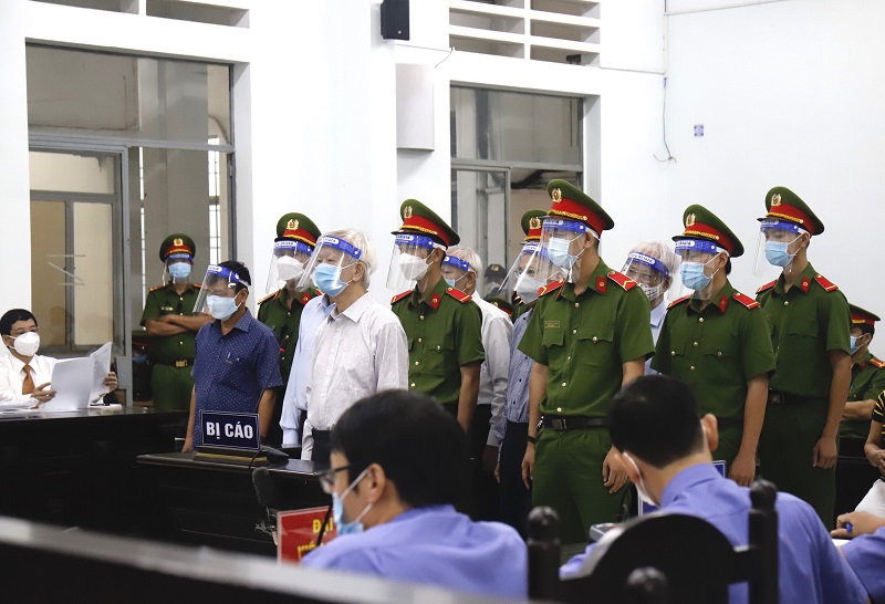 Các bị cáo tại phiên tòa. Ảnh: P.V