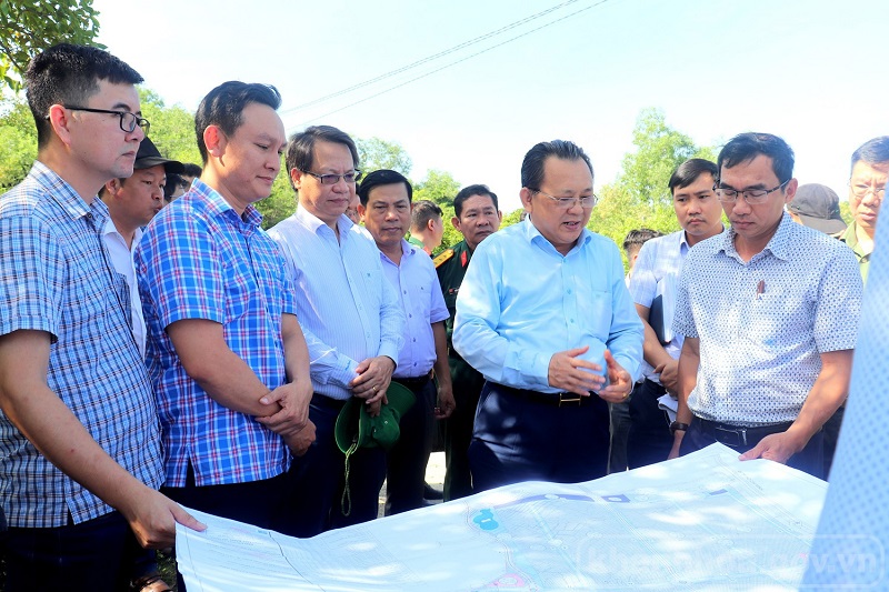 Phó chủ tịch Thường trực UBND tỉnh Khánh Hòa Lê Hữu Hoàng vừa kiểm tra thực tế Dự án đầu tư xây dựng và kinh doanh kết cấu hạ tầng Khu công nghiệp (KCN) Dốc Đá Trắng.