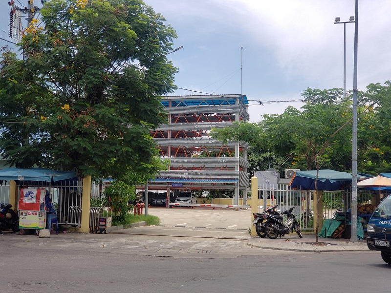 Bãi đỗ xe 166 Hải Phòng, Đà Nẵng không phát huy hiệu quả sau nhiều năm đầu tư xây dựng vì giá gửi xe quá cao.