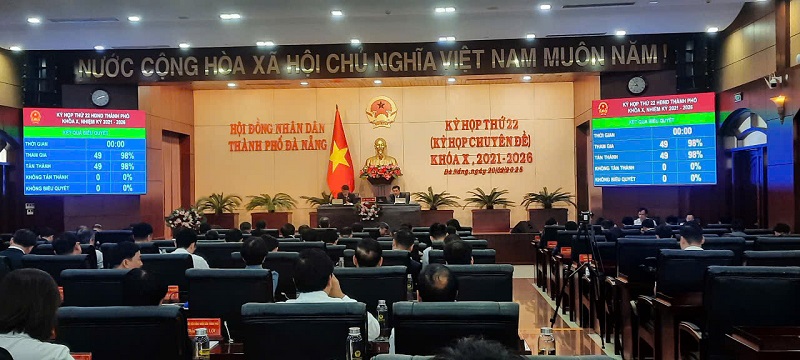 Với 49/49 đại biểu có mặt tại kỳ họp đồng ý biểu quyết, HĐND thành phố đã thông qua Nghị quyết Nghị quyết quy định miễn thu phí thăm quan Di tích Danh thắng Ngũ Hành Sơn và các công trình văn hóa bảo tàng trên địa bàn thành phố.