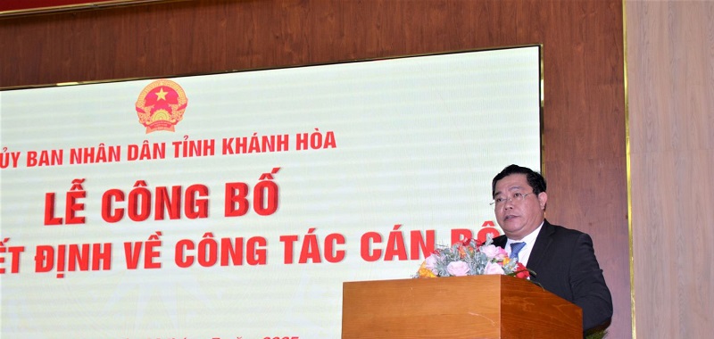 Ông Châu Ngô Anh Nhân, Giám đốc Sở tài chính tỉnh Khánh Hòa mới thay mặt các cán bộ được bổ nhiệm