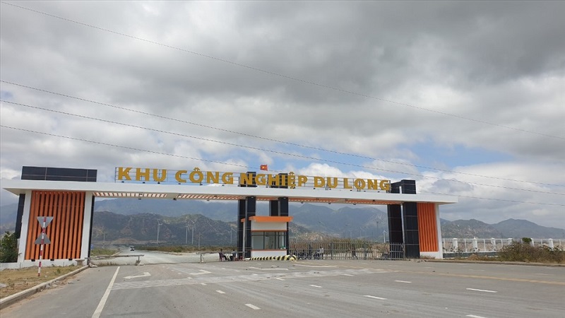 Khu công nghiệp Du Long, tỉnh Khánh Hòa đang gặp vướng mắc liên quan đến việc cung cấp nước và di dời tuyến đường dây điện 110kV.
