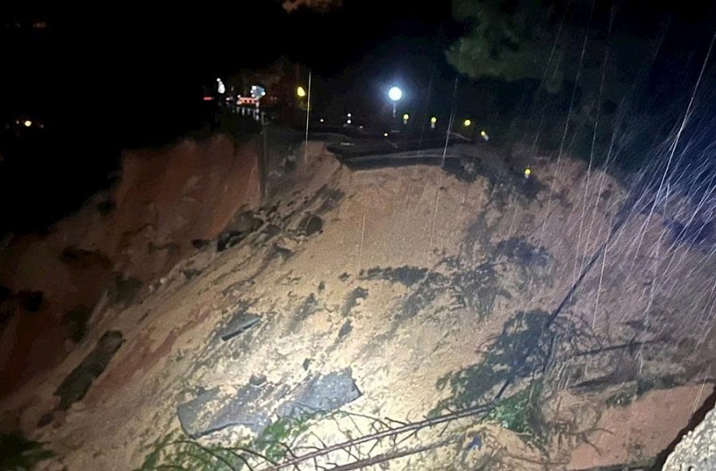 Do ảnh hưởng của mưa lớn kéo dài, lúc 23 giờ 00 ngày 19/11/2025,