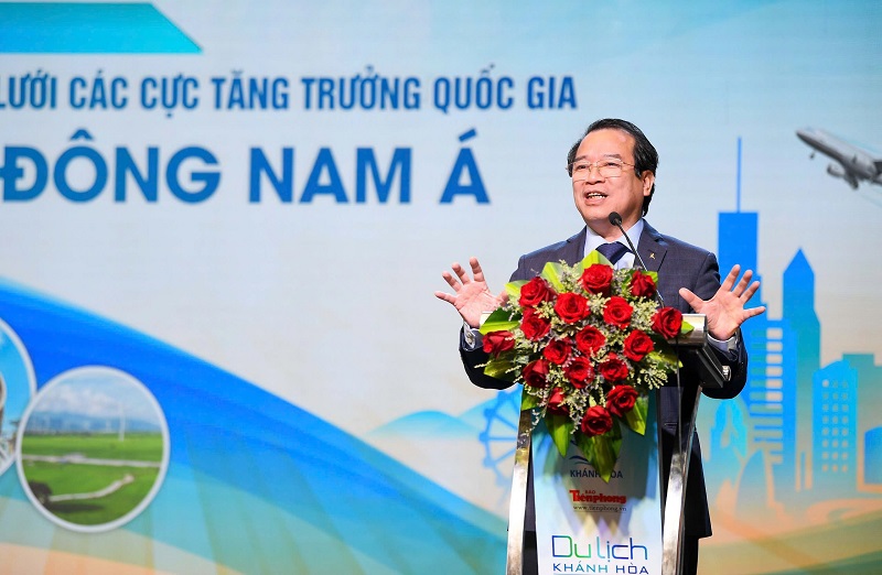 &Ocirc;ng H&agrave; Văn Si&ecirc;u, Ph&oacute; Cục trưởng Cục Du lịch Quốc gia Việt Nam cho rằng, để Kh&aacute;nh H&ograve;a thực sự trở th&agrave;nh trung t&acirc;m du lịch biển, đảo của khu vực, cần định vị lại h&igrave;nh ảnh điểm đến tr&ecirc;n bản đồ du lịch thế giới cả về quy m&ocirc;, chất lượng, tầm v&oacute;c v&agrave; thương hiệu.