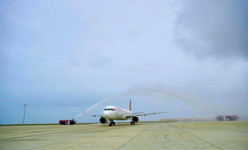 chuyến bay đáp từ Phú Quốc đáp xuống Cảng hàng không quốc tế Cam Ranh chở theo 201 hành khách