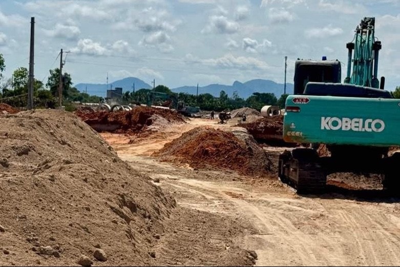 Dự &aacute;n Trục ven biển ĐT.719B đoạn H&ograve;a Lan - T&acirc;n Hải gặp kh&oacute; khăn về nguồn đất đắp