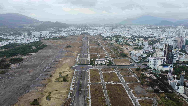 Dự &aacute;n S&acirc;n bay Nha Trang cũ đang ngổn ngang sau khi &ocirc;ng Nguyễn Văn Hậu, 