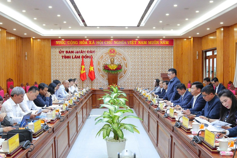 Tỉnh L&acirc;m Đồng vừa l&agrave;m việc với Cơ quan điều h&agrave;nh Trung t&acirc;m t&agrave;i ch&iacute;nh quốc tế tại th&agrave;nh phố Đ&agrave; Nẵng (VIFC-DN) để trao đổi, thảo luận về định hướng hợp t&aacute;c trong c&ocirc;ng t&aacute;c x&uacute;c tiến, thu h&uacute;t đầu tư v&agrave;o c&aacute;c Dự &aacute;n trọng điểm.