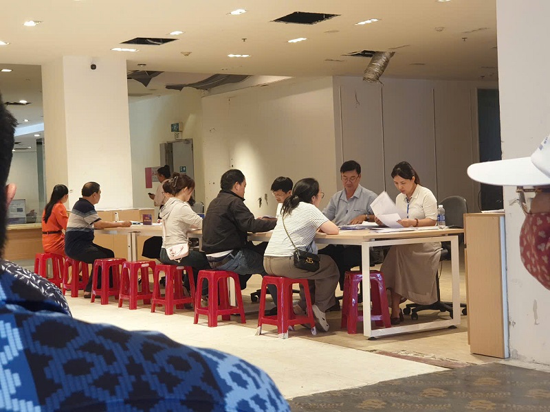 Người dân đăng ký mua nhà ở xã hội tại một Dự án ở Đà Nẵng. Ảnh: Linh Đan
