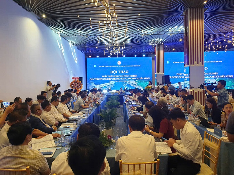 Hội thảo &ldquo;Ph&aacute;t triển khu/cụm c&ocirc;ng nghiệp gắn với c&ocirc;ng nghiệp chế biến s&acirc;u v&agrave; logistics li&ecirc;n v&ugrave;ng&rdquo;.