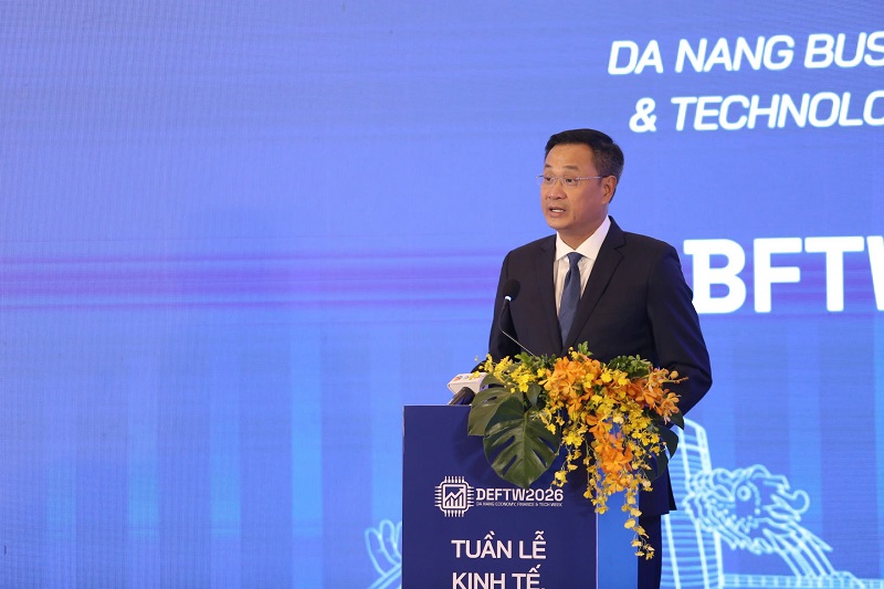 B&iacute; thư Th&agrave;nh ủy Nguyễn Văn Quảng tham quan Nh&agrave; m&aacute;y v&agrave; c&aacute;c sản phẩm của C&ocirc;ng ty TNHH ICT Vina Đ&agrave; Nẵng
