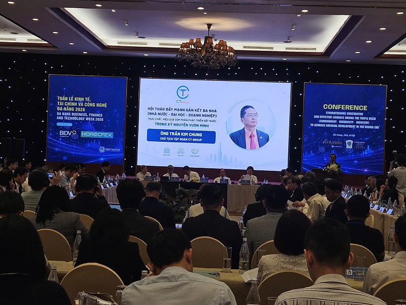 Đ&agrave; Nẵng x&aacute;c định việc gắn kết 3 nh&agrave; (Nh&agrave; nước - Nh&agrave; trường - Nh&agrave; doanh nghiệp) l&agrave; &ldquo;ch&igrave;a kh&oacute;a v&agrave;ng&rdquo; để biến c&aacute;c chủ trương th&agrave;nh hiện thực, đưa Đ&agrave; Nẵng ph&aacute;t triển nhanh v&agrave; bền vững. 