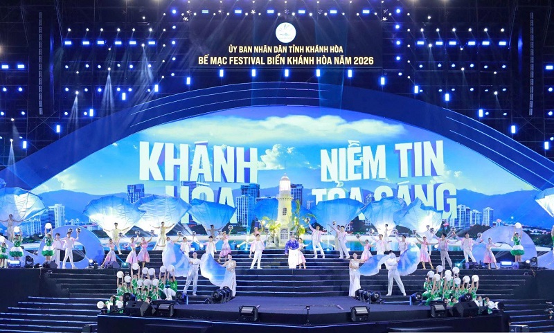 Festival Biển Khánh Hòa năm 2026 chính thức khép lại bằng chương trình nghệ thuật bế mạc đặc sắc, đánh dấu thành công toàn diện của sự kiện văn hóa - du lịch lớn nhất của tỉnh trong năm.
