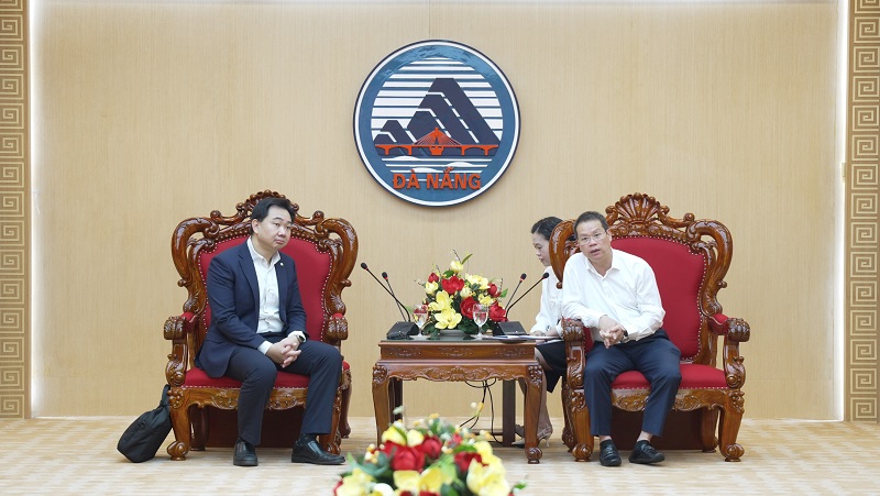 Chủ tịch UBND TP Đà Nẵng Nguyễn Mạnh Hùng chủ trì tiếp đoàn Hiệp hội Công nghiệp bán dẫn Singapore