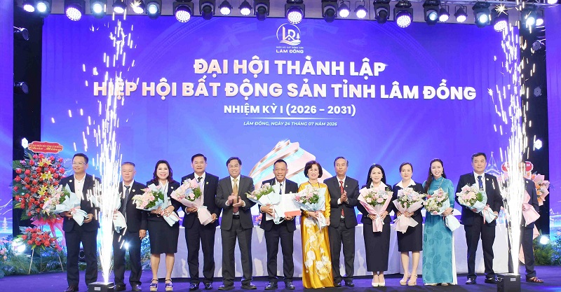Hiệp hội bất động sản tỉnh L&acirc;m Đồng nhiệm kỳ I (2026 - 2031) ch&iacute;nh thức được th&agrave;nh lập.