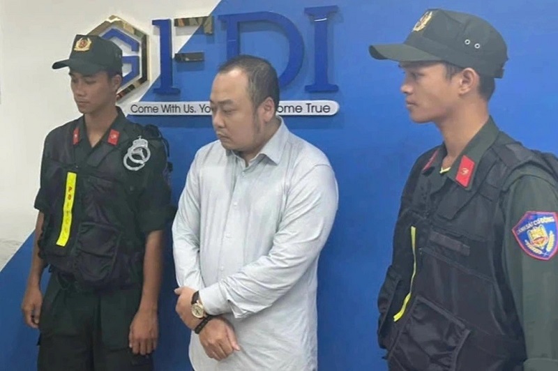 Công an Đà Nẵng khám xét khẩn cấp tại trụ sở chính của Công ty GFDI và nhà riêng của Nguyễn Quang Hoàng cùng những người có liên quan. Ảnh: CA Đà Nẵng