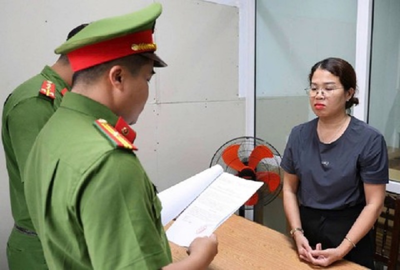 Trần Thị Thi&ecirc;n để điều tra về h&agrave;nh vi &ldquo;Vận chuyển tr&aacute;i ph&eacute;p tiền tệ qua bi&ecirc;n giới&rdquo;.