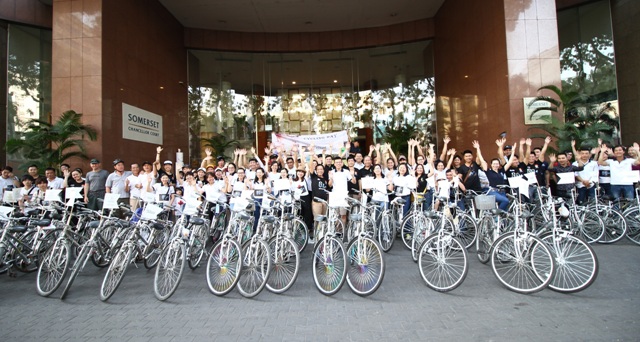 Hơn 1000 nhân viên và cư dân sống trong các tòa nhà của công ty đã cùng tham gia đạp xe và tiết kiệm tiêu thụ năng lượng