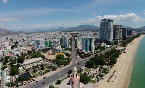 Các Dự án condotel nằm dọc bờ biển Nha Trang.
