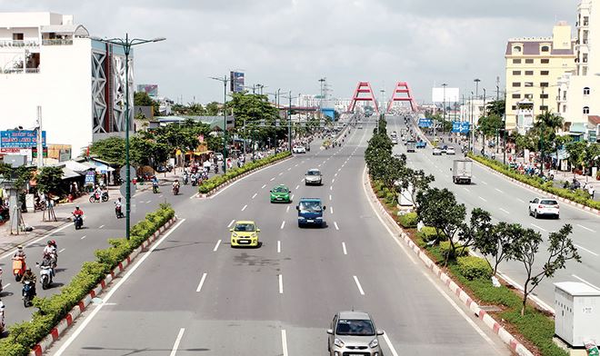 Đường Phạm Văn Đồng được đánh giá là tuyến đường đẹp nhất nhì TP.HCM. Ảnh: Gia Huy