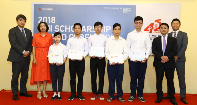 Cam kết của Tập đoàn MHI đối với sự phát triển xã hội Việt Nam cũng được thể hiện qua mối quan hệ hợp tác với các tổ chức giáo dục tại địa phương và các chương trình học bổng dành cho sinh viên Việt Nam có thành tích xuất sắc.