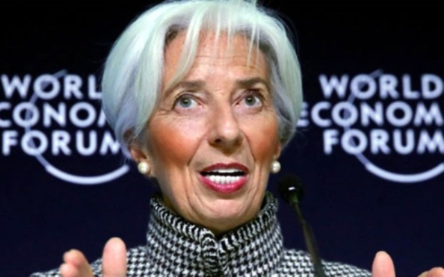 Tổng giám đốc IMF, bà Christine Lagarde, trong cuộc họp báo ở Davos ngày 21/1. Ảnh: Reuters