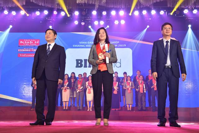 Công ty BĐS BIM Land (thuộc Tập đoàn BIM Group) vinh dự và tự hào nhận được giải thưởng thương hiệu mạnh uy tín liên tục trong 5 năm qua.