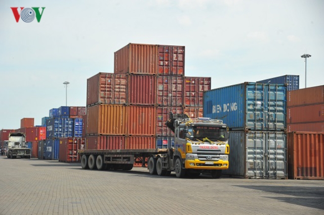 Nửa đầu tháng 6, Việt Nam giành lại thặng dư thương mại với con số xuất siêu gần 70 triệu USD