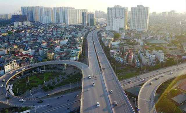 Cầu Vĩnh Tuy là một trong 7 cây cầu bắc qua sông Hồng kết nối trung tâm Hà Nội với cửa ngõ Đông Nam Thủ đô.