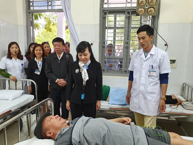 Bộ trưởng Bộ Y tế kiểm tra và thăm quan tại Trạm Y tế xã Tân Hội, huyện Đan Phượng, Tp Hà Nội