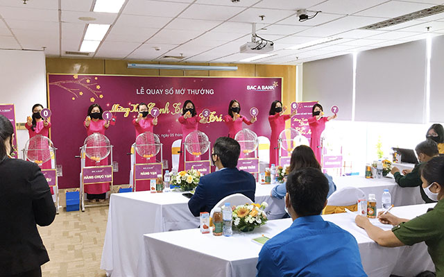 Lễ quay thưởng đã diễn ra với nguyên tắc: công bằng, khách quan và  đảm bảo khách hàng trúng đầy đủ bộ giải thưởng