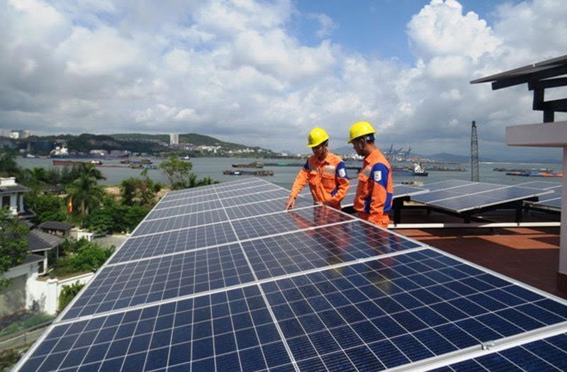 EVNFinance giới thiệu gói sản phẩm tài chính thương hiệu Easy Solar dành cho các khách hàng có nhu cầu đầu tư trong lĩnh vực điện mặt trời áp mái