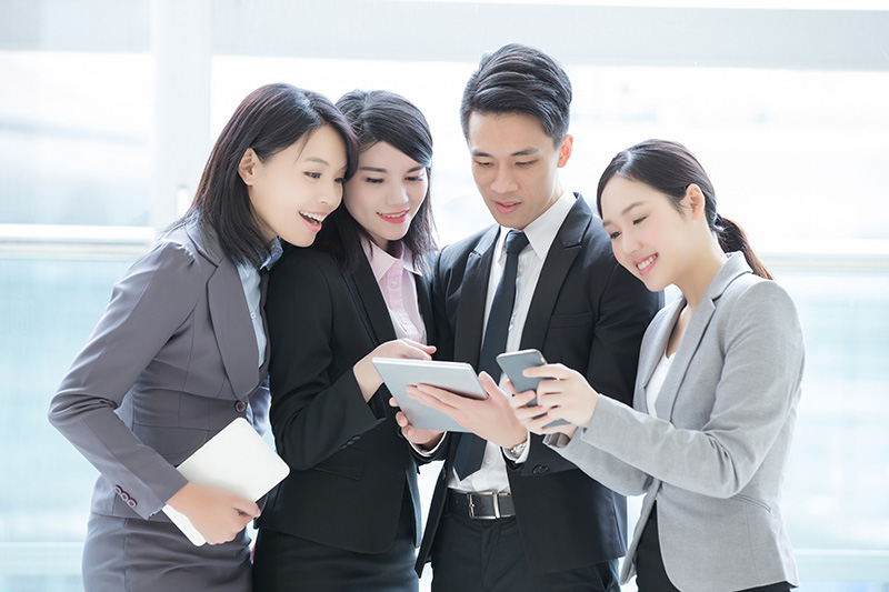 Ứng dụng SmartAgency của Chubb Life Việt Nam đóng vai trò như là một “trợ lý ảo” hỗ trợ Đội ngũ Kinh doanh quản lý công việc dễ dàng và nhận thông báo từ Văn phòng chính một cách nhanh chóng và kịp thời.