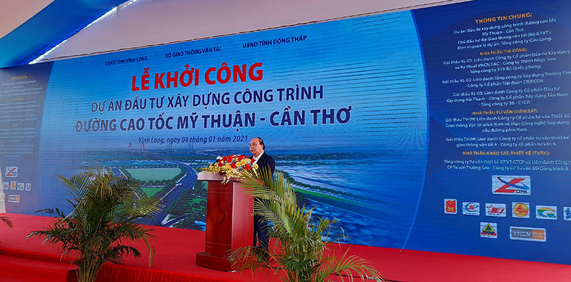 Thủ tướng Chính phủ Nguyễn Xuân Phúc phát biểu tại Lễ khởi công Dự án đầu tư xây dựng đường cao tốc Mỹ Thuận- Cần Thơ