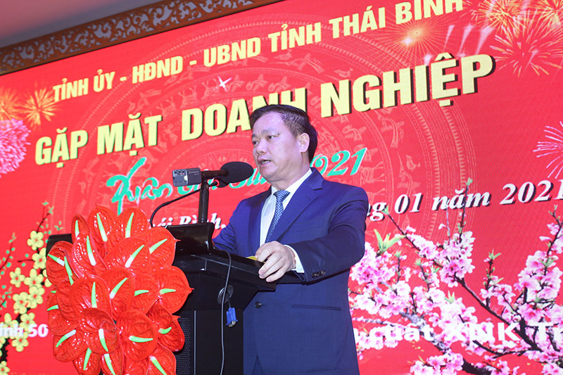 Chủ tịch UBND tỉnh Thái Bình Nguyễn Khắc Thận phát biểu tại buổi gặp mặt doanh nghiệp nhân dịp đầu năm mới 2021 và phát động ủng hộ quà tết cho các đối tượng chính sách
