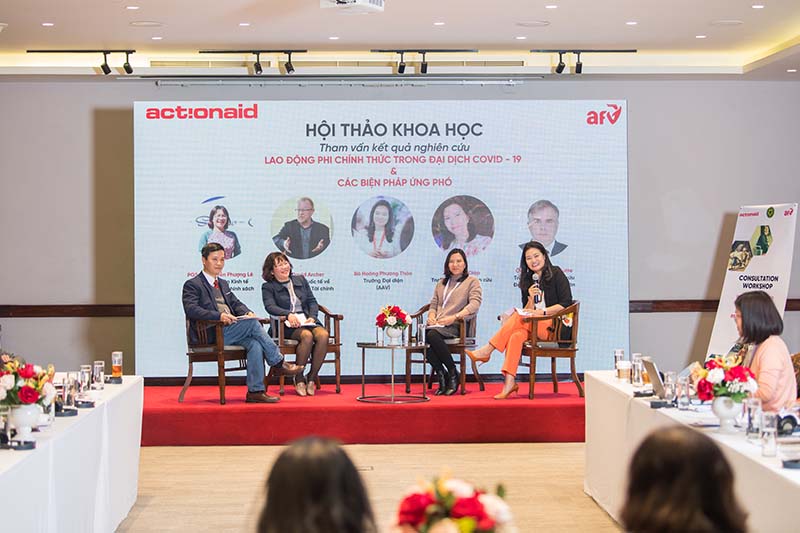 Các diễn giả tham gia phần Tọa đàm thảo luận toàn thể