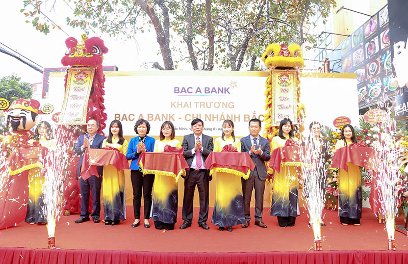 Nghi thức cắt băng khai trương BAC A BANK chi nhánh Bắc Ninh