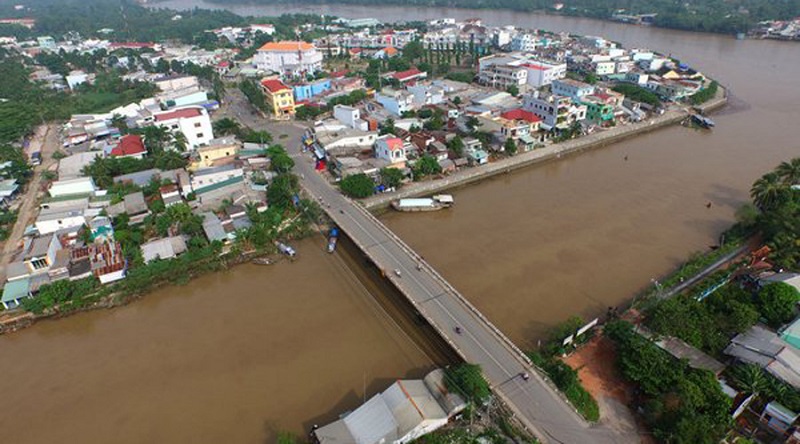 Thị trấn Cái Nhum, huyện Mang Thít (tỉnh Vĩnh Long), nơi có sông Măng Thít chảy qua