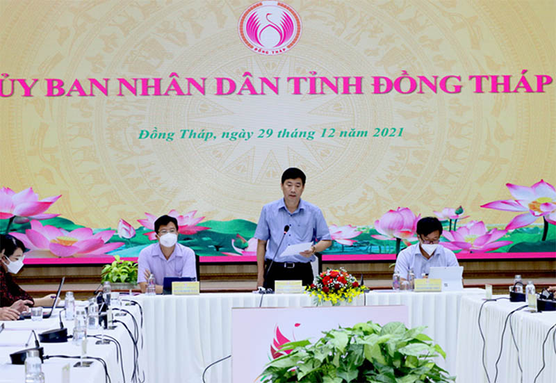 Chủ tịch UBND tỉnh Đồng Tháp Phạm Thiện Nghĩa phát biểu tại điểm cầu Đồng Tháp. Ảnh: Nguyệt Ánh