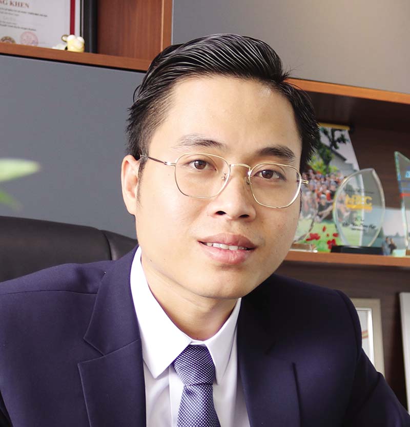 Ông Nguyễn Văn Hậu, Tổng giám đốc Công ty Asian Holding