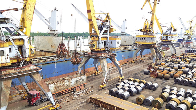 Cảng Hoàng Diệu có khả năng khai thác tàu 50.000 DWT 	ảnh: a.m