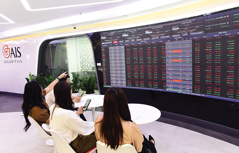 Nhiều công ty chứng khoán rục rịch lên sàn