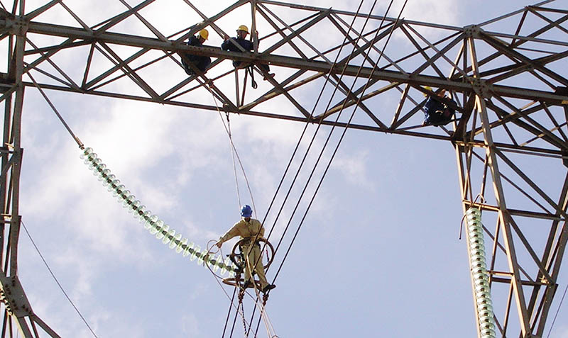 Hút vốn tư nhân đầu tư vào truyền tải điện: Sửa luật mới là bước đầu