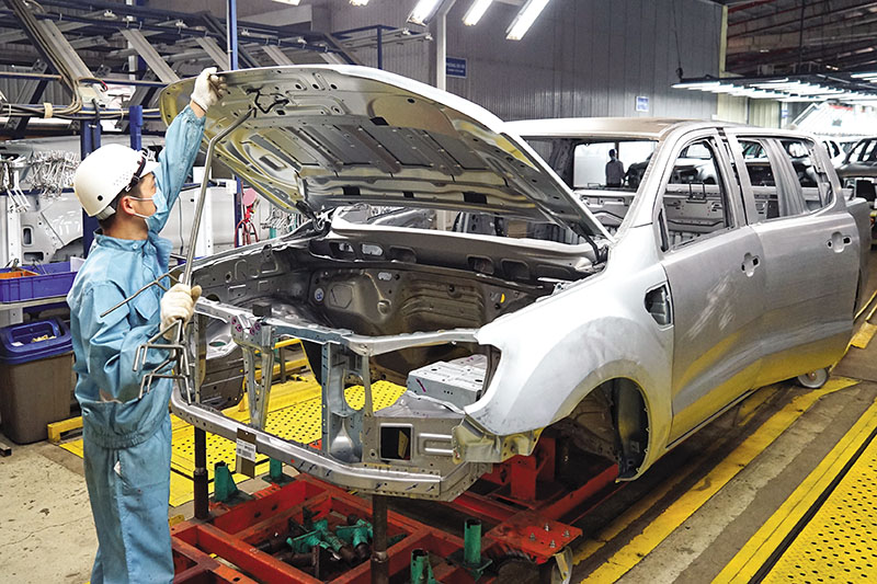https://media.baodautu.vn/Images/phuongthanh02/2023/10/31/a%20t4%20nha%20may%20oto%20Ford%20tai%20Hai%20Duong.jpg