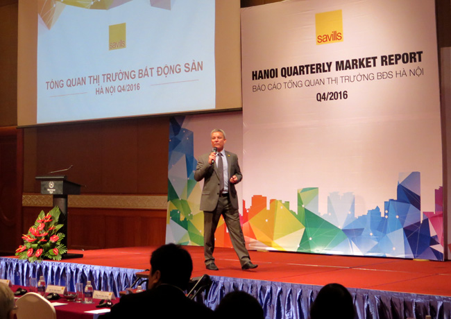 Ông Matthew Powel - Giám đốc Savills Hà Nội nhận định: Kinh tế vĩ mô ổn định sẽ là cơ sở vững chắc cho sự phát triển của thị trường bất động sản Việt Nam năm 2017.